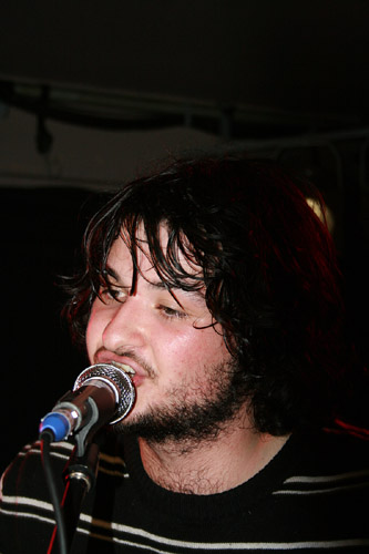 290110livingeyes08t.jpg (51065 bytes)