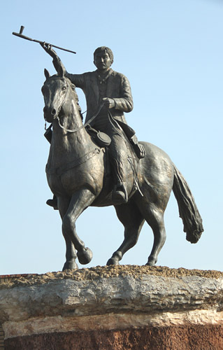 1804jon002d.jpg (71715 bytes)